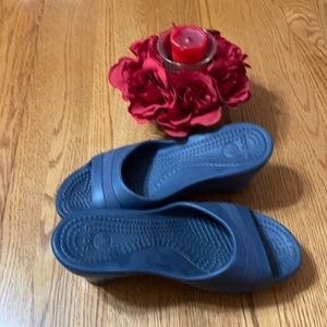 Hardly worn Rubber Navy blue Crocs 3”wedge